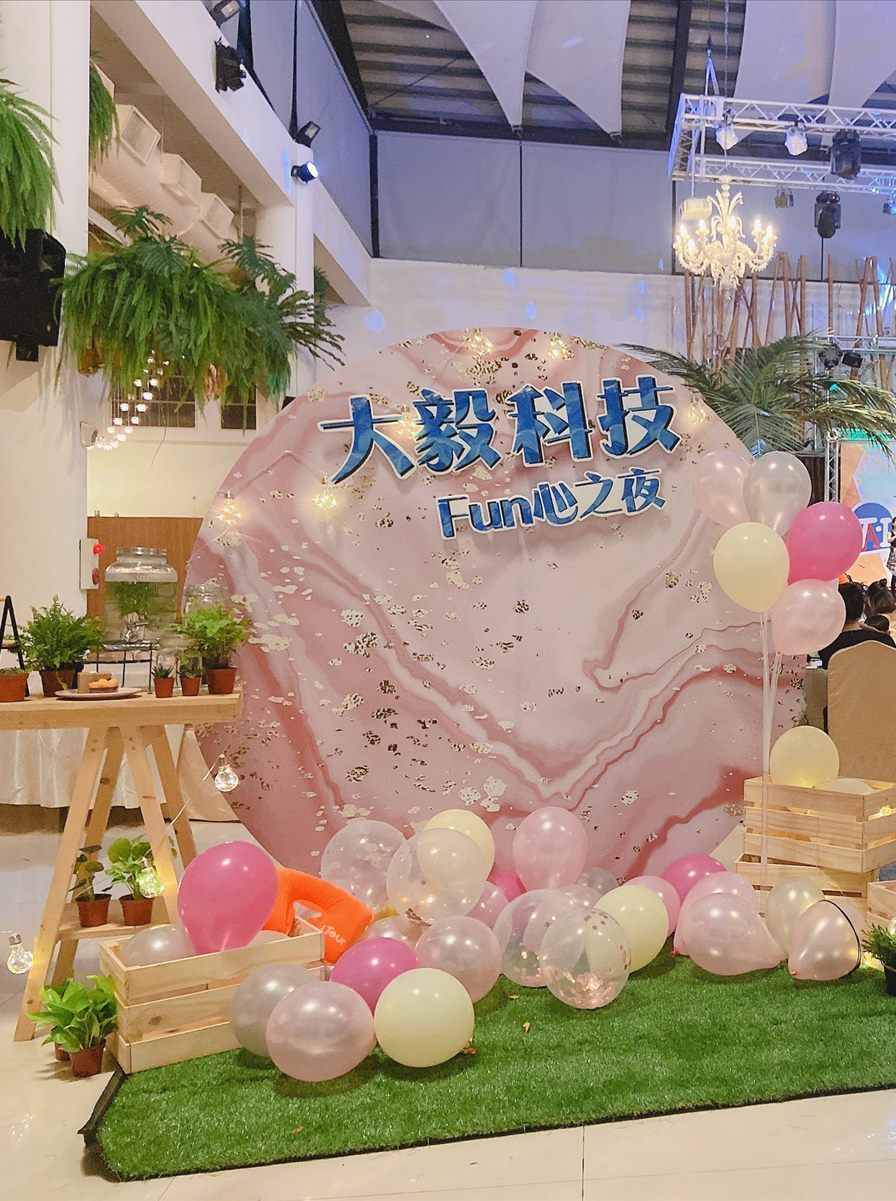 客製主題背板